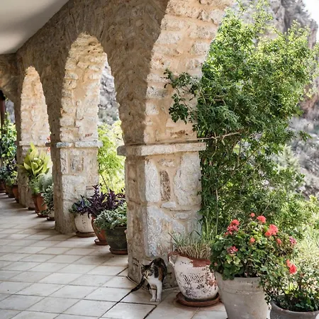 Gaia Temple Of Silence Hotel *